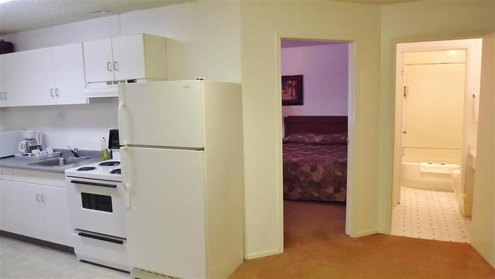 Canadas Best Value Inn Whitecourt Oda fotoğraf