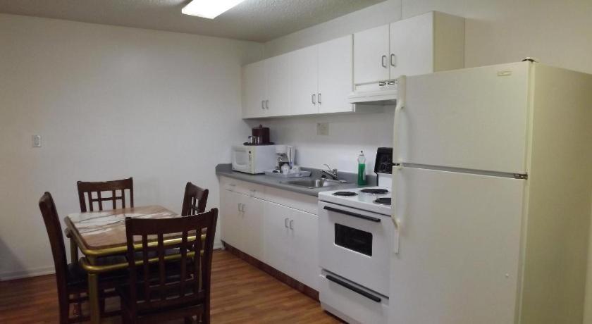 Canadas Best Value Inn Whitecourt Dış mekan fotoğraf