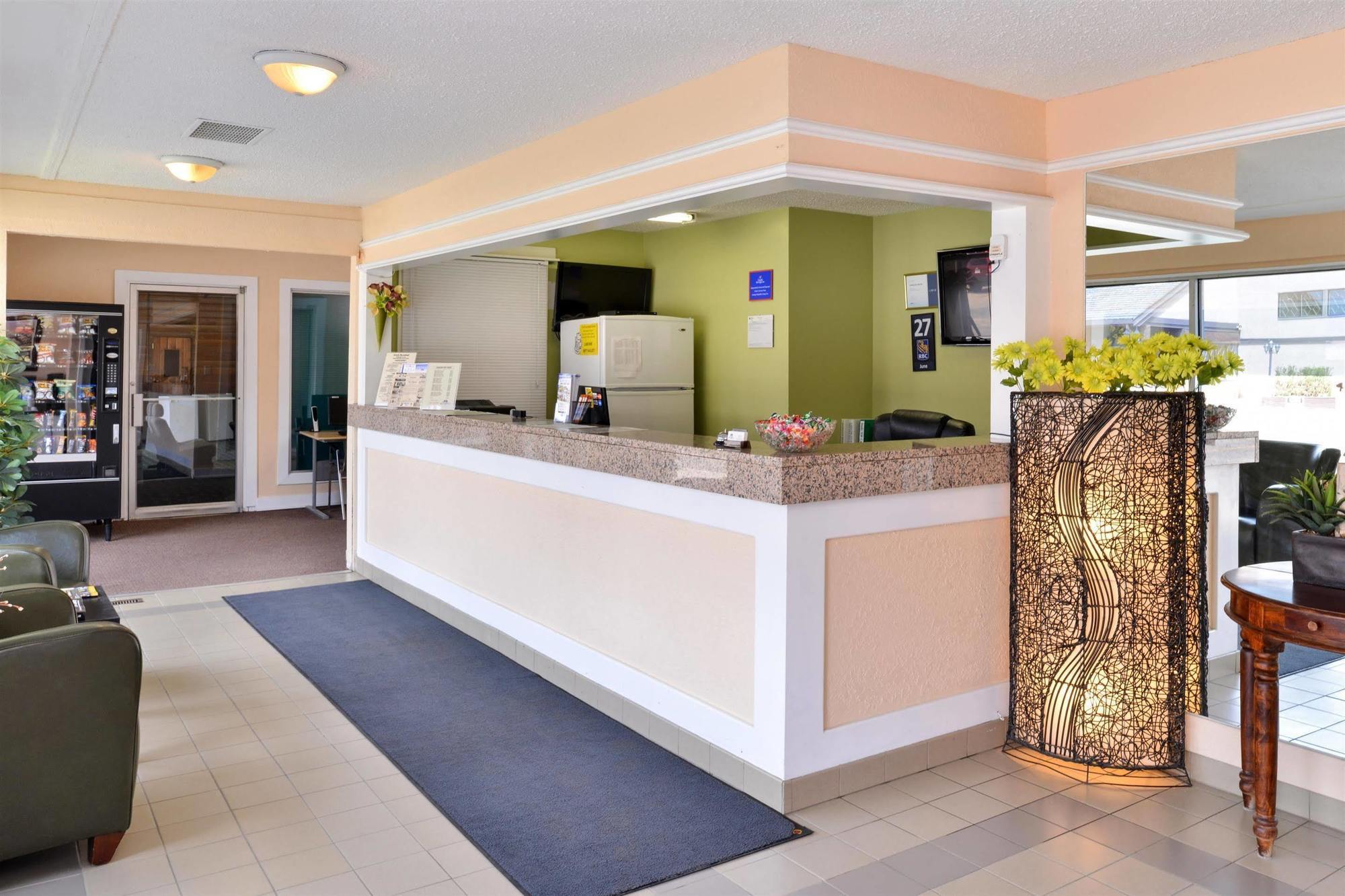 Canadas Best Value Inn Whitecourt Dış mekan fotoğraf