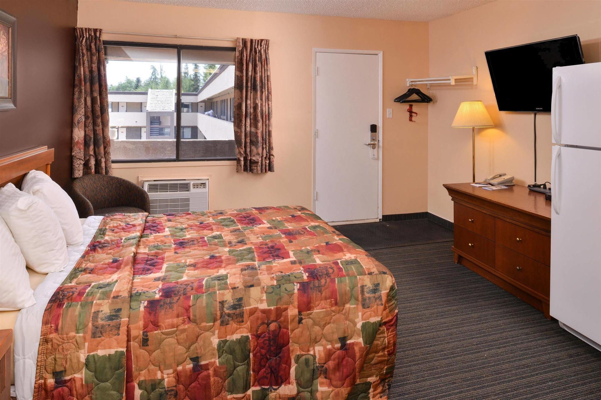 Canadas Best Value Inn Whitecourt Dış mekan fotoğraf