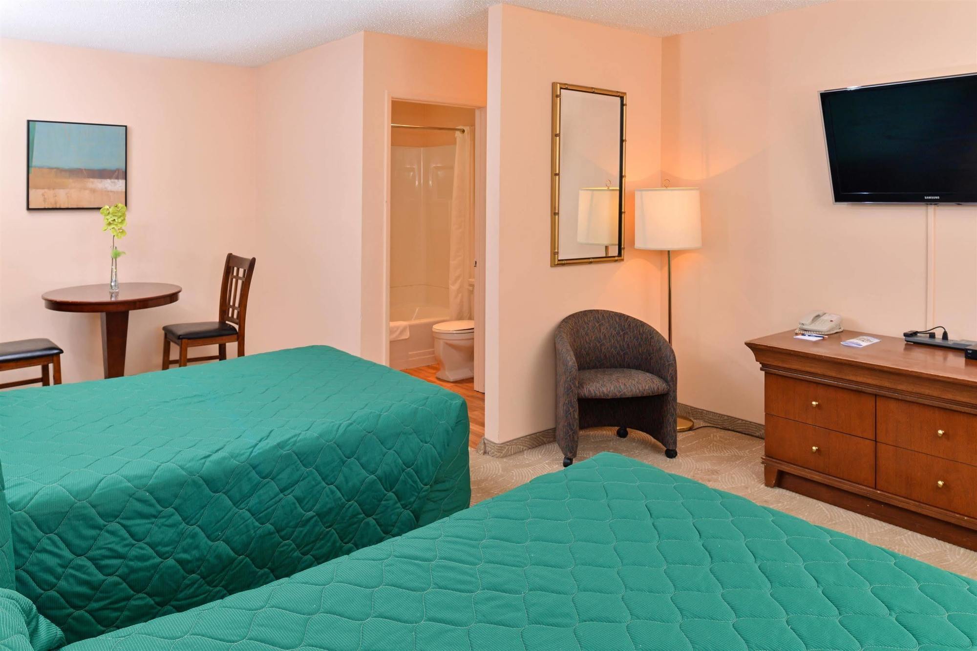 Canadas Best Value Inn Whitecourt Dış mekan fotoğraf