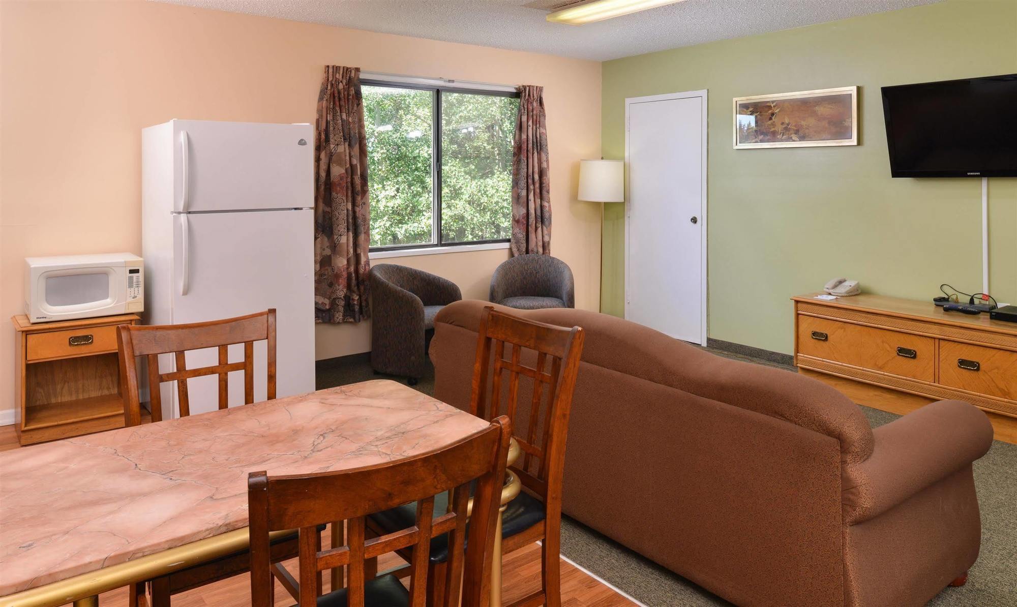 Canadas Best Value Inn Whitecourt Dış mekan fotoğraf