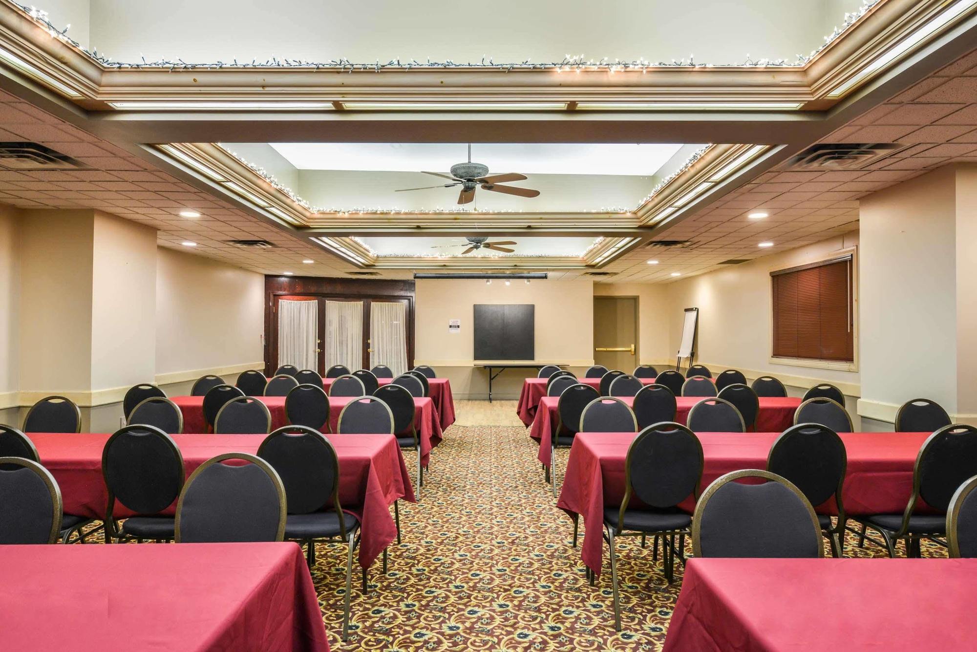 Canadas Best Value Inn Whitecourt Dış mekan fotoğraf